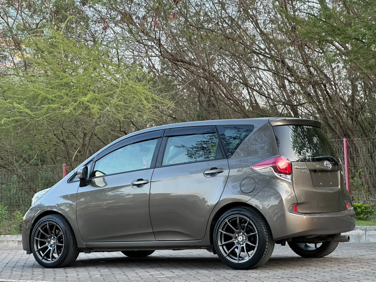 TOYOTA RACTIS thumbnail 13